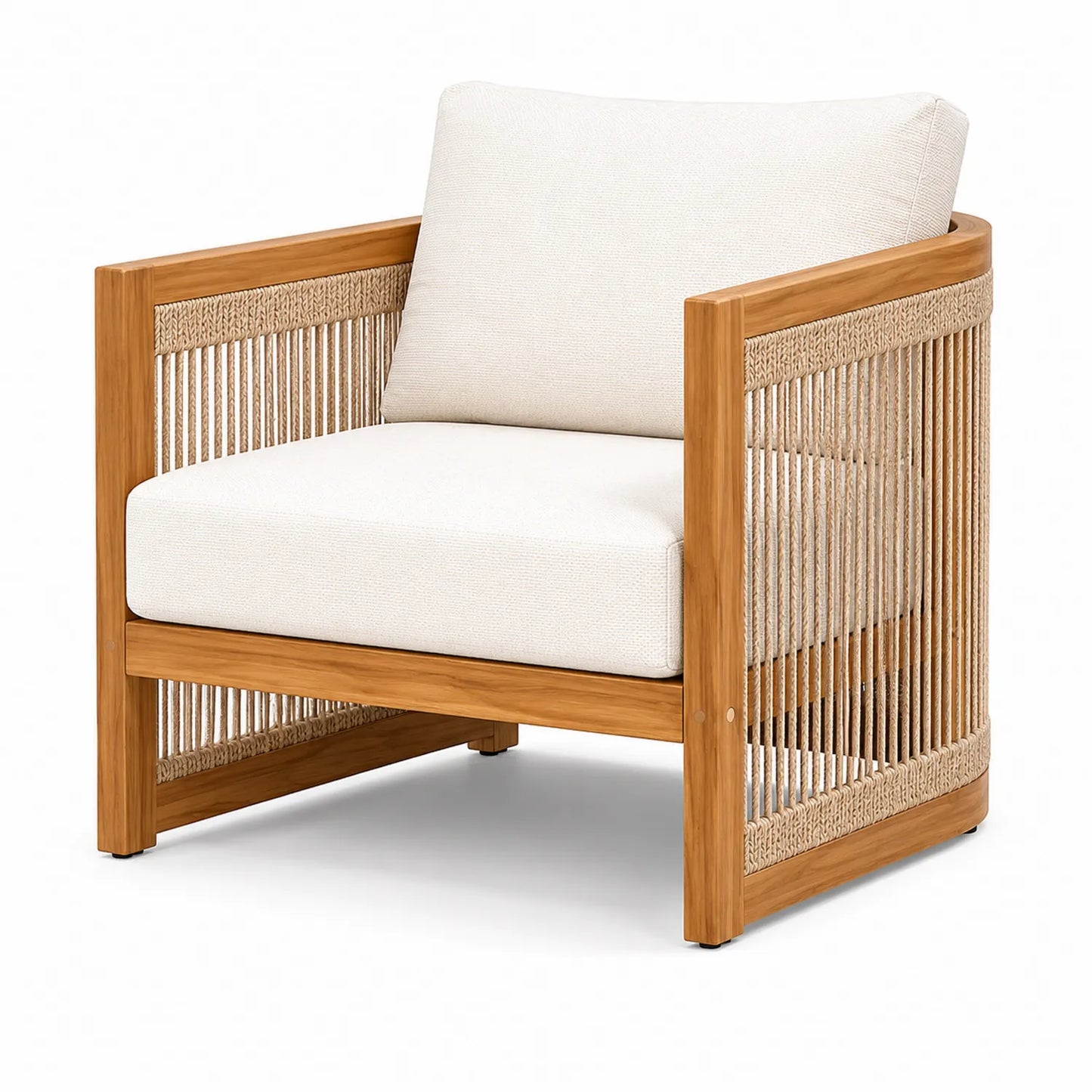 Fauteuil en bois avec coussins en tissu blanc